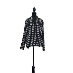 Black & White Crossover Blouse – Effortless Elegance